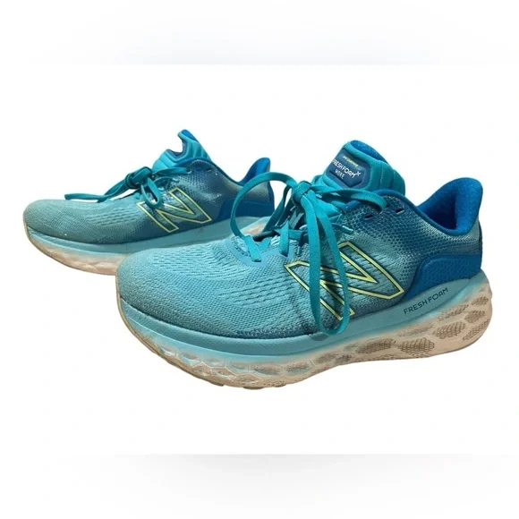 New Balance Fresh Foam More V3 - Picture 2 of 5